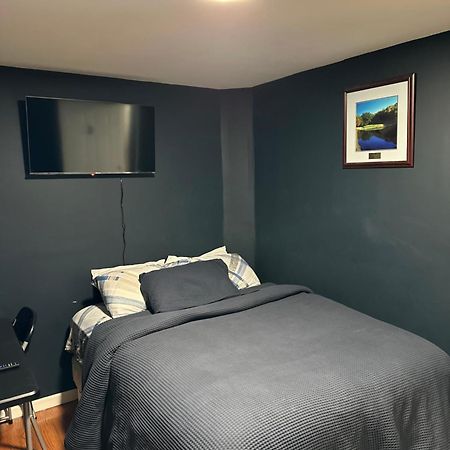 Fidelia Crystal Room, Queen Bed Minutes From Newark Liberty International Airport And Newark Penn Station Irvington Extérieur photo