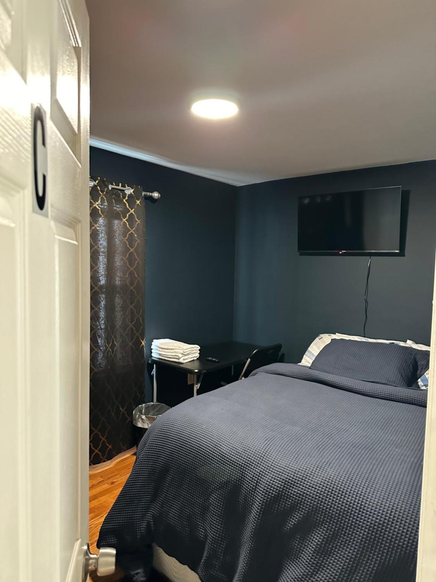 Fidelia Crystal Room, Queen Bed Minutes From Newark Liberty International Airport And Newark Penn Station Irvington Extérieur photo